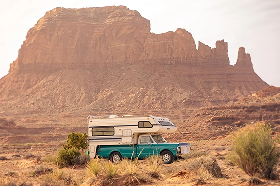 paisaje con autocaravana